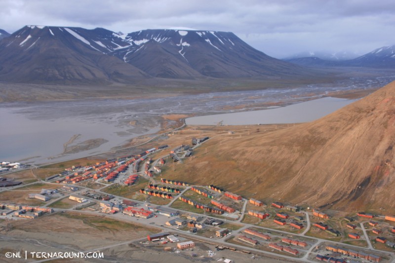 Overview of Longyearbyen and the surrounding landscape